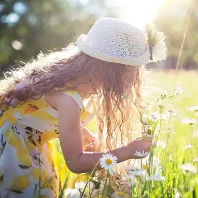 На лугу аватарка ватсап